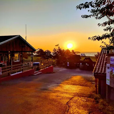 مكان تخييم Camping & Neksø
